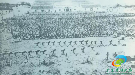 1932年4月20日，由红一军团和红五军团组成的东路军攻占漳州，图为攻占漳州后的部队情形。