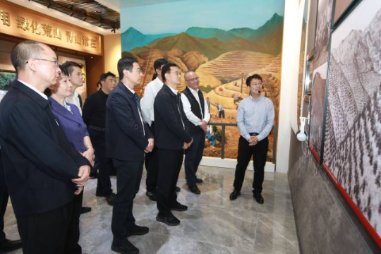 2023年10月23日，张爱军、许晓雄率市四套班子领导成员参观三岳自然保护区科普·研学基地。刘春林 摄